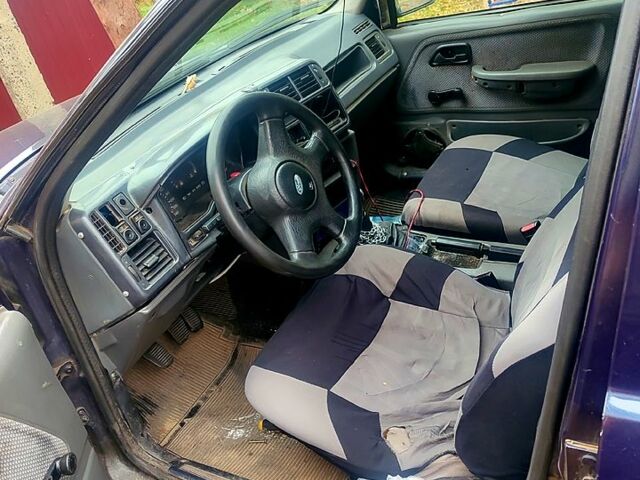 Синій Форд Сієрра, об'ємом двигуна 2 л та пробігом 50 тис. км за 750 $, фото 6 на Automoto.ua