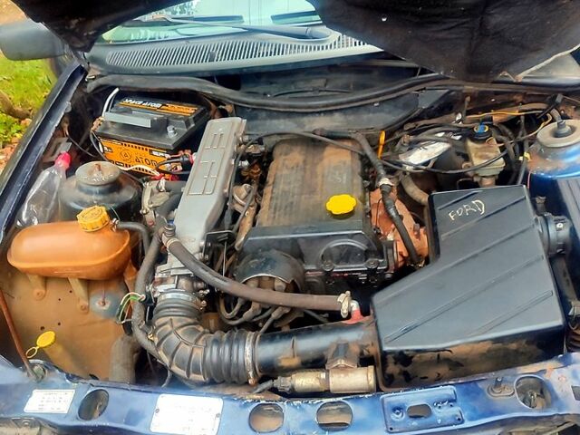 Синій Форд Сієрра, об'ємом двигуна 2 л та пробігом 50 тис. км за 750 $, фото 10 на Automoto.ua