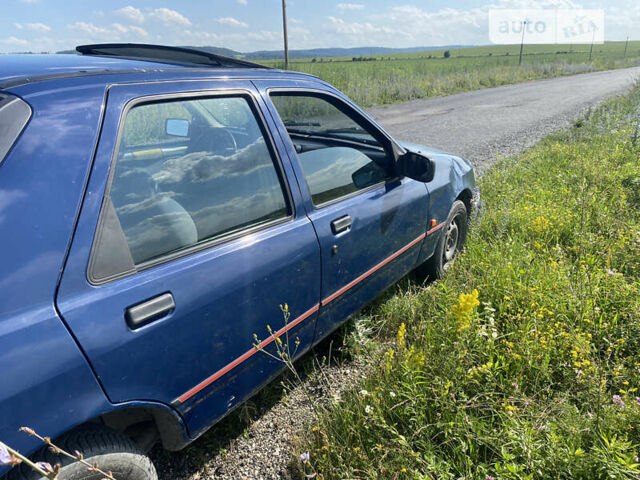 Синій Форд Сієрра, об'ємом двигуна 1.6 л та пробігом 70 тис. км за 1100 $, фото 7 на Automoto.ua