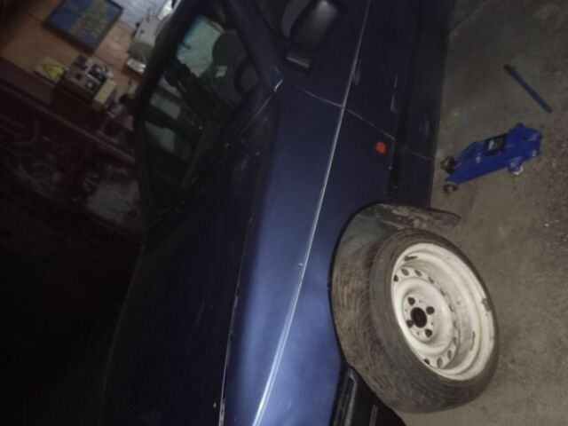 Синий Форд Сиерра, объемом двигателя 2 л и пробегом 150 тыс. км за 850 $, фото 3 на Automoto.ua