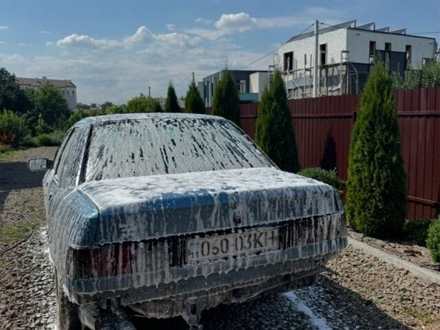 Синий Форд Сиерра, объемом двигателя 2 л и пробегом 1000 тыс. км за 749 $, фото 3 на Automoto.ua
