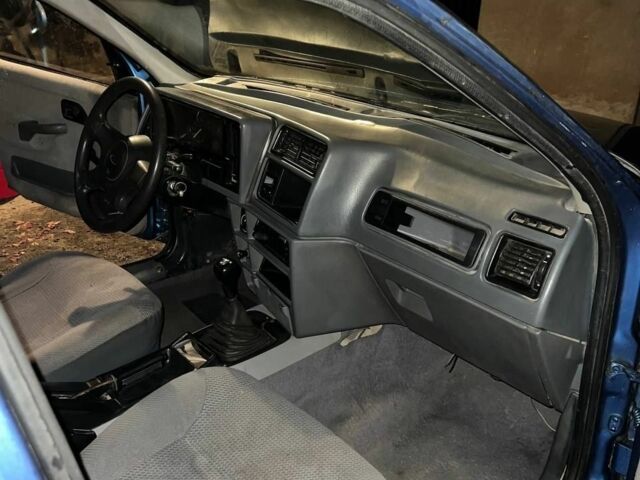 Синій Форд Сієрра, об'ємом двигуна 2 л та пробігом 200 тис. км за 300 $, фото 5 на Automoto.ua