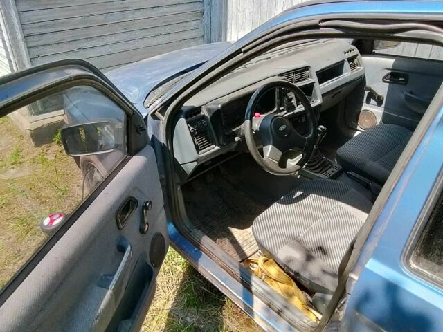 Синий Форд Сиерра, объемом двигателя 2 л и пробегом 100 тыс. км за 484 $, фото 2 на Automoto.ua