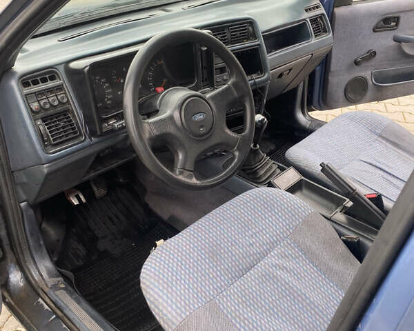 Синий Форд Сиерра, объемом двигателя 2 л и пробегом 300 тыс. км за 903 $, фото 5 на Automoto.ua