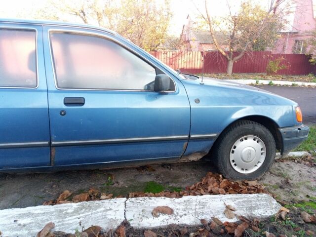 Синий Форд Сиерра, объемом двигателя 0 л и пробегом 150 тыс. км за 500 $, фото 6 на Automoto.ua