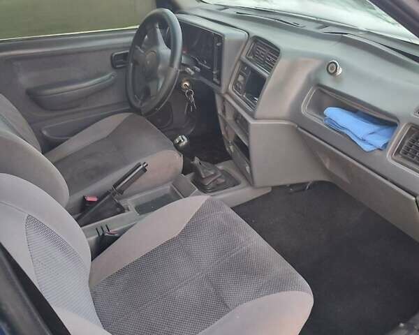 Синий Форд Сиерра, объемом двигателя 1.99 л и пробегом 360 тыс. км за 1800 $, фото 9 на Automoto.ua