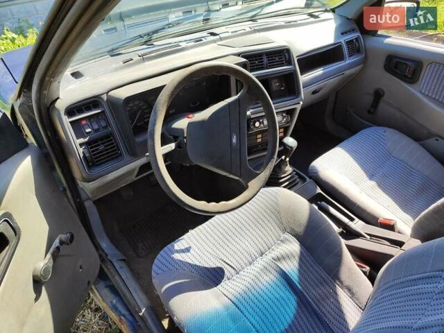 Синий Форд Сиерра, объемом двигателя 2 л и пробегом 100 тыс. км за 920 $, фото 34 на Automoto.ua