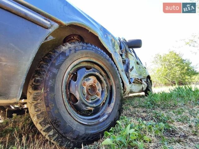 Синий Форд Сиерра, объемом двигателя 2 л и пробегом 100 тыс. км за 920 $, фото 14 на Automoto.ua