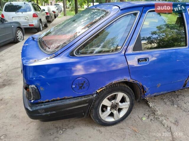 Синій Форд Сієрра, об'ємом двигуна 2 л та пробігом 1 тис. км за 650 $, фото 5 на Automoto.ua