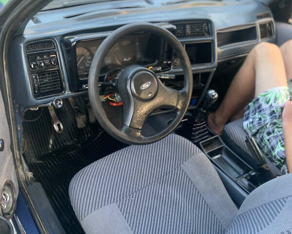 Синій Форд Сієрра, об'ємом двигуна 1.8 л та пробігом 200 тис. км за 600 $, фото 9 на Automoto.ua