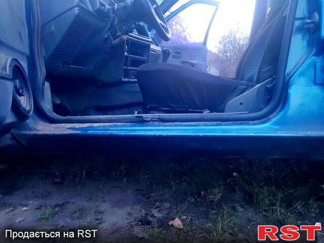 Синий Форд Сиерра, объемом двигателя 2.3 л и пробегом 0 тыс. км за 710 $, фото 4 на Automoto.ua