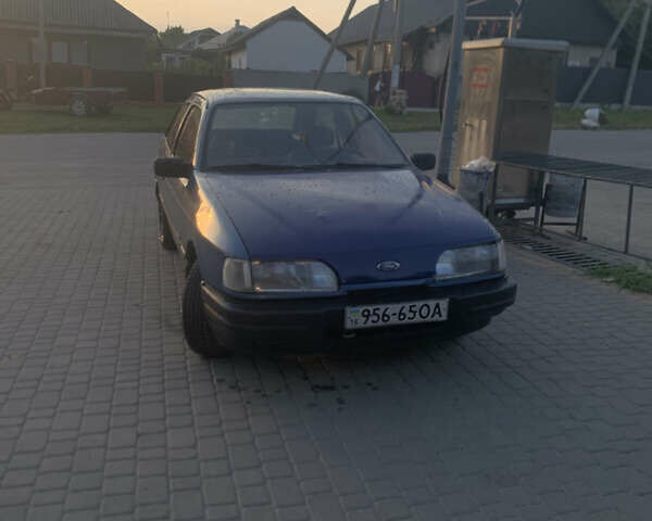 Синій Форд Сієрра, об'ємом двигуна 1.8 л та пробігом 200 тис. км за 600 $, фото 1 на Automoto.ua
