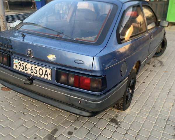 Синій Форд Сієрра, об'ємом двигуна 1.8 л та пробігом 200 тис. км за 600 $, фото 3 на Automoto.ua