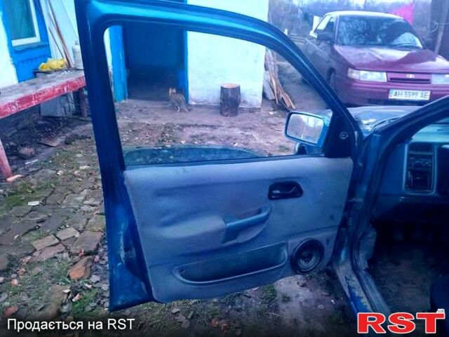 Синий Форд Сиерра, объемом двигателя 2.3 л и пробегом 0 тыс. км за 710 $, фото 10 на Automoto.ua