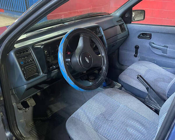 Синий Форд Сиерра, объемом двигателя 2 л и пробегом 270 тыс. км за 1300 $, фото 9 на Automoto.ua