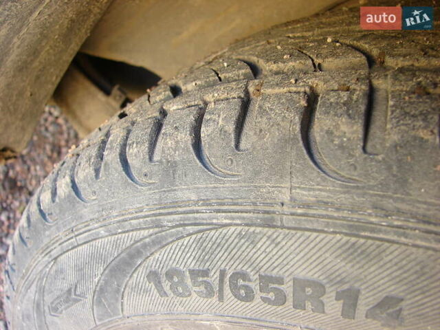 Синий Форд Сиерра, объемом двигателя 2 л и пробегом 138 тыс. км за 999 $, фото 7 на Automoto.ua