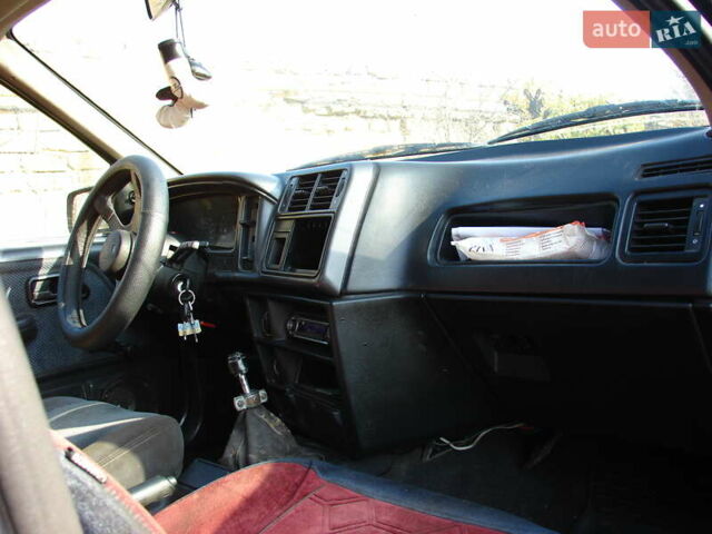 Синий Форд Сиерра, объемом двигателя 2 л и пробегом 138 тыс. км за 999 $, фото 6 на Automoto.ua