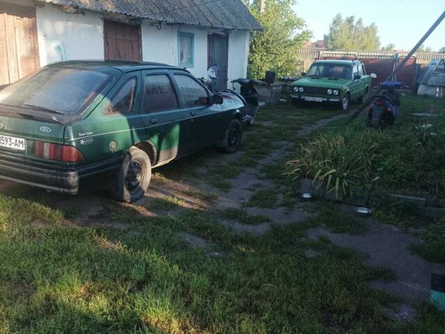 Зеленый Форд Сиерра, объемом двигателя 0 л и пробегом 240 тыс. км за 500 $, фото 2 на Automoto.ua
