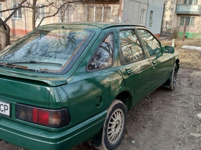 Зелений Форд Сієрра, об'ємом двигуна 1.6 л та пробігом 200 тис. км за 1799 $, фото 3 на Automoto.ua