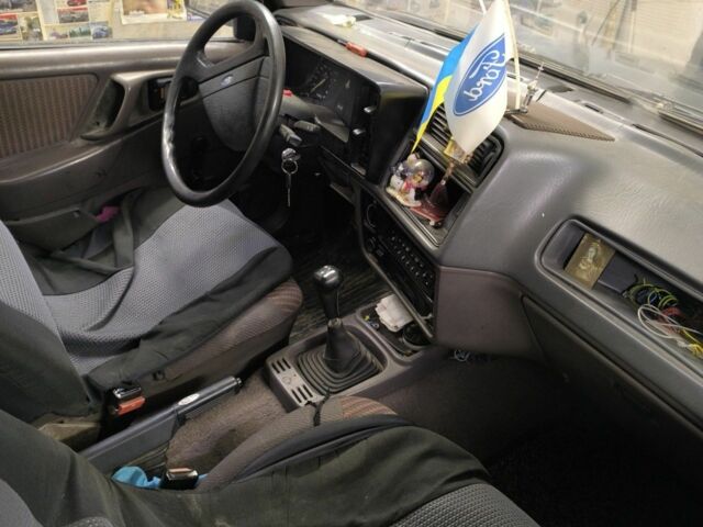 Зелений Форд Сієрра, об'ємом двигуна 1.8 л та пробігом 64 тис. км за 250 $, фото 2 на Automoto.ua