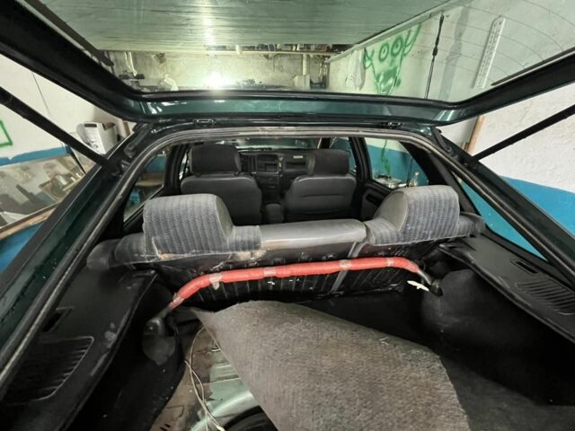 Зеленый Форд Сиерра, объемом двигателя 2 л и пробегом 450 тыс. км за 500 $, фото 7 на Automoto.ua