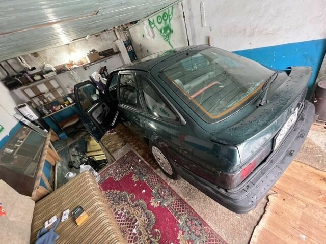 Зеленый Форд Сиерра, объемом двигателя 2 л и пробегом 450 тыс. км за 500 $, фото 4 на Automoto.ua