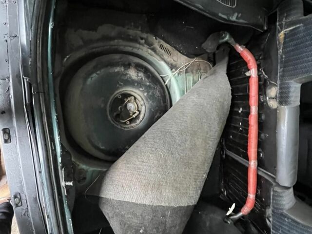 Зеленый Форд Сиерра, объемом двигателя 2 л и пробегом 450 тыс. км за 500 $, фото 3 на Automoto.ua