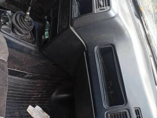 Форд Сієрра 1992 у Прилуках на Automoto.ua Зелений Форд Сієрра, об'ємом двигуна 2 л та пробігом 47 тис. км за 955 $, фото 3 на Automoto.ua
