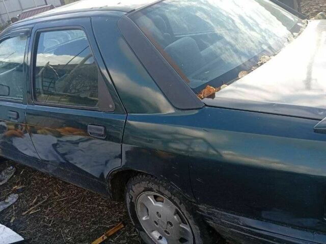 Форд Сієрра 1992 у Прилуках на Automoto.ua Зелений Форд Сієрра, об'ємом двигуна 2 л та пробігом 47 тис. км за 955 $, фото 13 на Automoto.ua