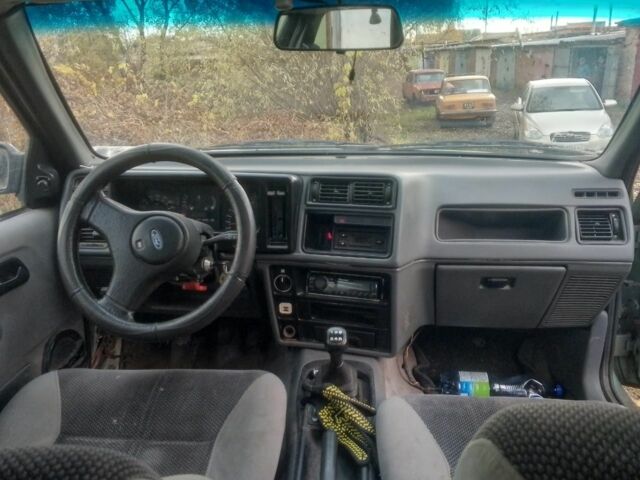 Зелений Форд Сієрра, об'ємом двигуна 1.8 л та пробігом 1 тис. км за 1300 $, фото 8 на Automoto.ua