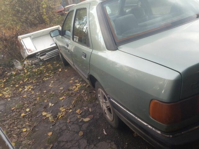 Зелений Форд Сієрра, об'ємом двигуна 1.8 л та пробігом 1 тис. км за 1300 $, фото 2 на Automoto.ua