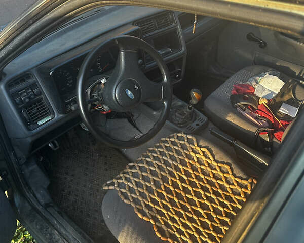 Зеленый Форд Сиерра, объемом двигателя 2 л и пробегом 400 тыс. км за 800 $, фото 2 на Automoto.ua