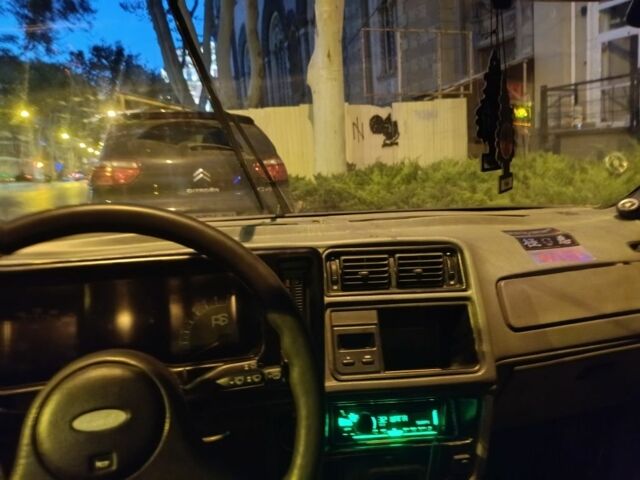 Зелений Форд Сієрра, об'ємом двигуна 2 л та пробігом 3 тис. км за 1500 $, фото 11 на Automoto.ua