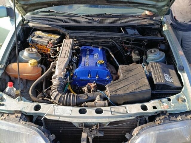 Зелений Форд Сієрра, об'ємом двигуна 2 л та пробігом 3 тис. км за 1500 $, фото 10 на Automoto.ua