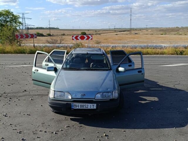 Зелений Форд Сієрра, об'ємом двигуна 2 л та пробігом 3 тис. км за 1500 $, фото 1 на Automoto.ua