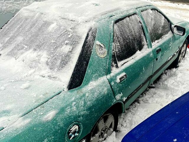 Зеленый Форд Сиерра, объемом двигателя 2 л и пробегом 1 тыс. км за 1100 $, фото 8 на Automoto.ua