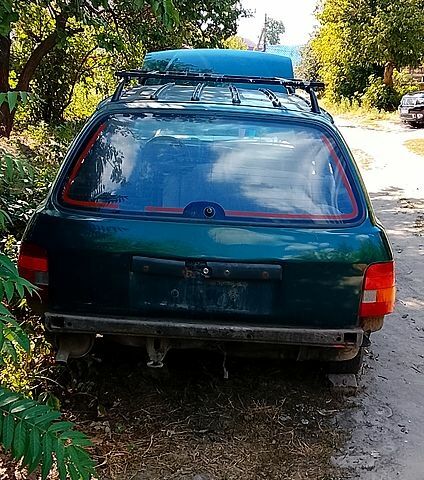 Зеленый Форд Сиерра, объемом двигателя 2 л и пробегом 0 тыс. км за 360 $, фото 1 на Automoto.ua