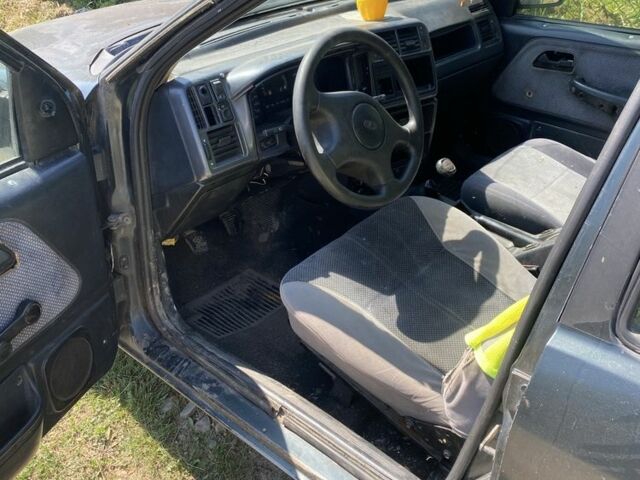 Зеленый Форд Сиерра, объемом двигателя 1.8 л и пробегом 250 тыс. км за 400 $, фото 6 на Automoto.ua