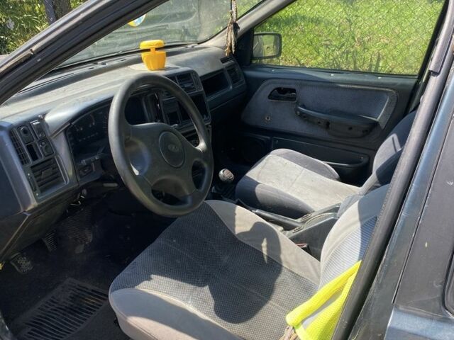 Зеленый Форд Сиерра, объемом двигателя 1.8 л и пробегом 250 тыс. км за 400 $, фото 9 на Automoto.ua