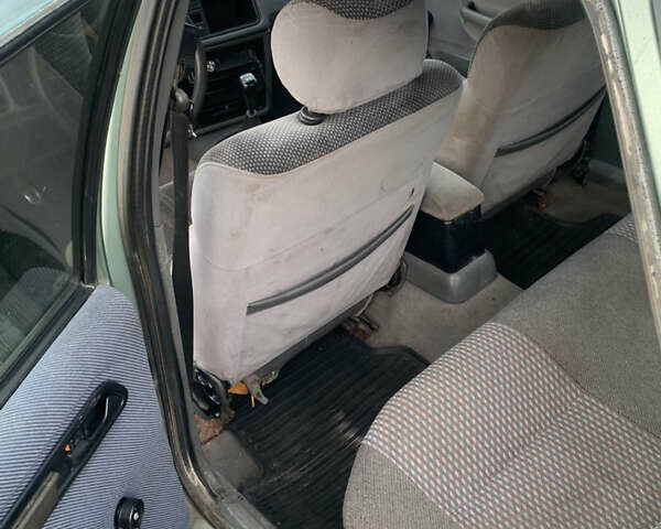 Зелений Форд Сієрра, об'ємом двигуна 1.8 л та пробігом 250 тис. км за 700 $, фото 9 на Automoto.ua