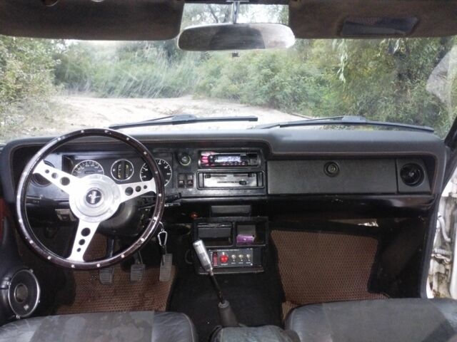 Белый Форд Таунус, объемом двигателя 2 л и пробегом 171 тыс. км за 2700 $, фото 6 на Automoto.ua