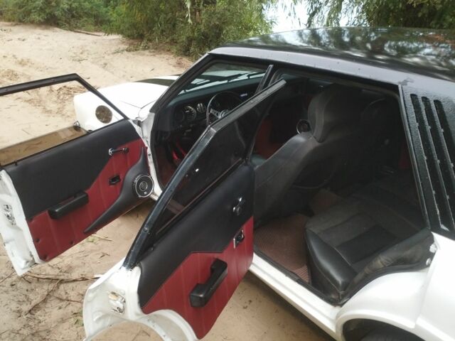 Белый Форд Таунус, объемом двигателя 2 л и пробегом 171 тыс. км за 2700 $, фото 1 на Automoto.ua