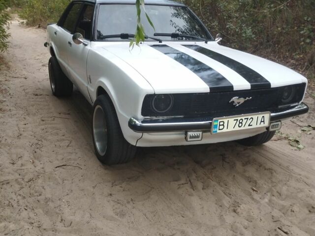 Белый Форд Таунус, объемом двигателя 2 л и пробегом 171 тыс. км за 2700 $, фото 5 на Automoto.ua