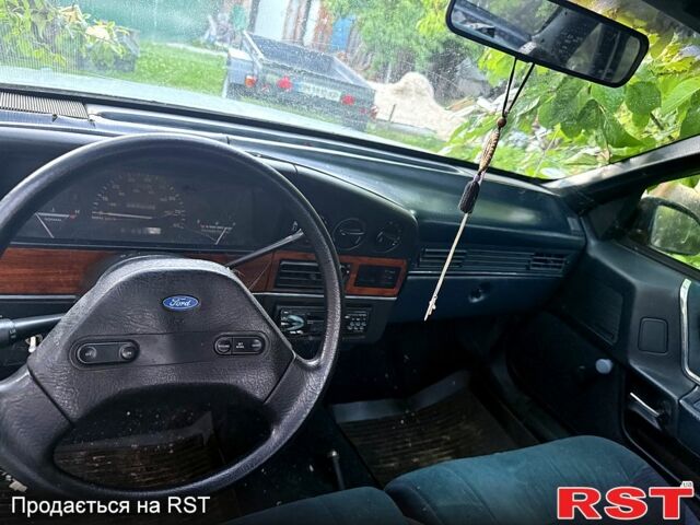 Білий Форд Таунус, об'ємом двигуна 2.5 л та пробігом 159 тис. км за 500 $, фото 2 на Automoto.ua