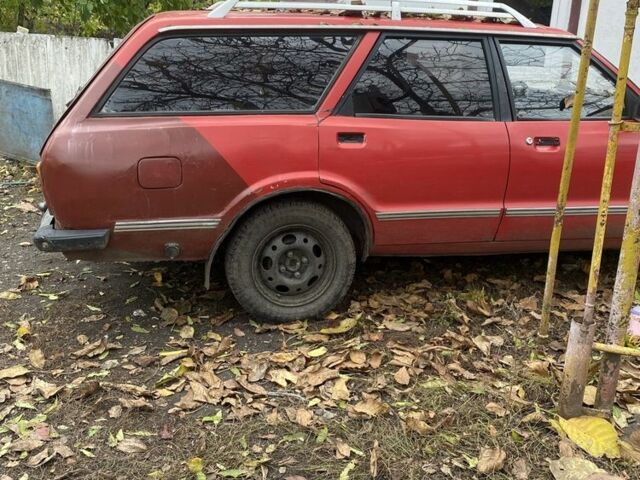 Форд Таунус 1981 в Лубнах на Automoto.ua Красный Форд Таунус, объемом двигателя 2 л и пробегом 250 тыс. км за 500 $, фото 1 на Automoto.ua