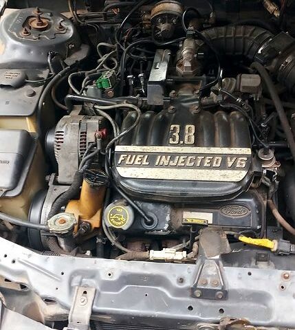 Серый Форд Таунус, объемом двигателя 3.8 л и пробегом 400 тыс. км за 3000 $, фото 4 на Automoto.ua