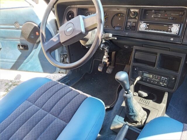 Сірий Форд Таунус, об'ємом двигуна 2 л та пробігом 100 тис. км за 4170 $, фото 3 на Automoto.ua