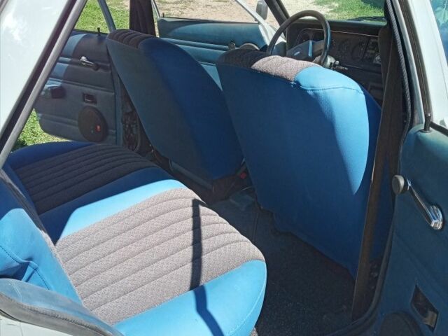 Сірий Форд Таунус, об'ємом двигуна 2 л та пробігом 100 тис. км за 4170 $, фото 4 на Automoto.ua