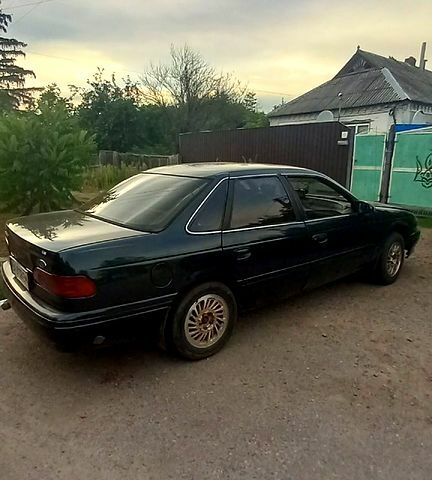 Форд Таунус 1995 у Кропивницькому (Кіровограді) на Automoto.ua Зелений Форд Таунус, об'ємом двигуна 3.8 л та пробігом 400 тис. км за 1420 $, фото 2 на Automoto.ua