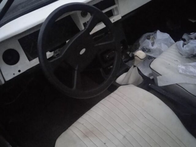 Білий Форд Taurus, об'ємом двигуна 2.5 л та пробігом 111 тис. км за 594 $, фото 2 на Automoto.ua